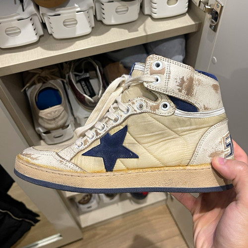 Golden goose sky - golden, sky-star