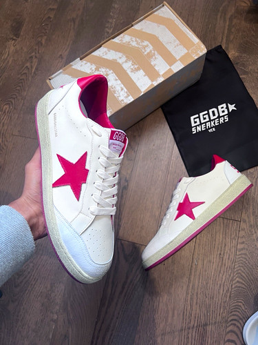 Golden goose ball - goose, star